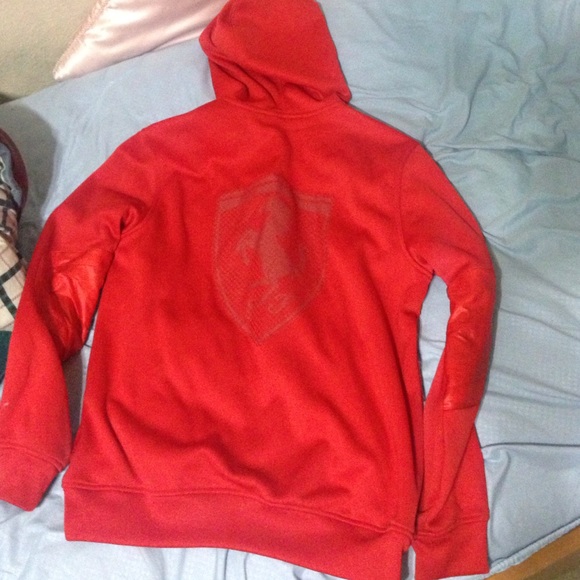 Red puma jacket Ferrari collection - Picture 3 of 3
