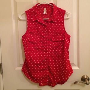 Red button up tank with white hearts