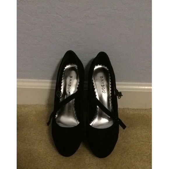 Ankle strap Mary Jane thick heels.