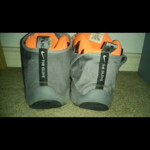 The gloves 2013 - Picture 4 of 4