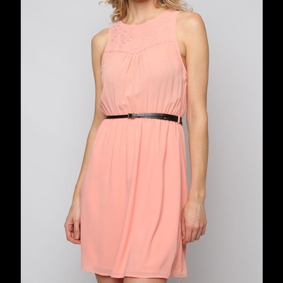 sleeveless dress with embroidery and belt in coral - Picture 2 of 4