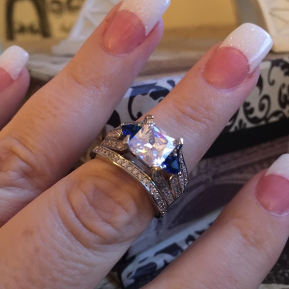 💙💙Stunning Wedding Set💙💙 - Picture 3 of 4