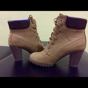 BRAND NEW! Boots