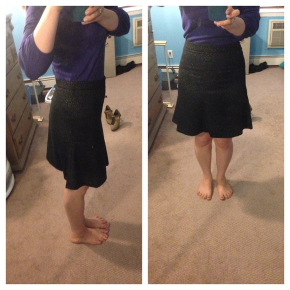 SOLD IN BUNDLE🌷BOGO🌷 LOFT Black/metallic skirt - Picture 3 of 4