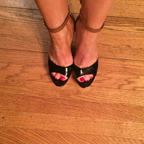 Cute, comfy size 7 Sesto Meucci ankle strap wedges