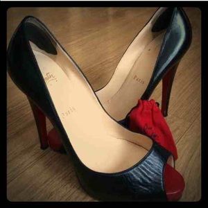 Authentic Christian Louboutin Very Prive'