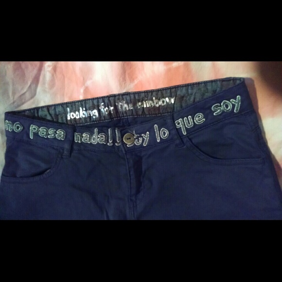 SOLD in bundle!! - Picture 2 of 3