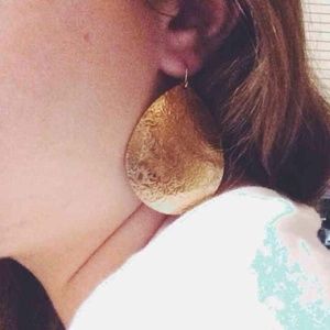 Gold teardrop floral dangly earrings