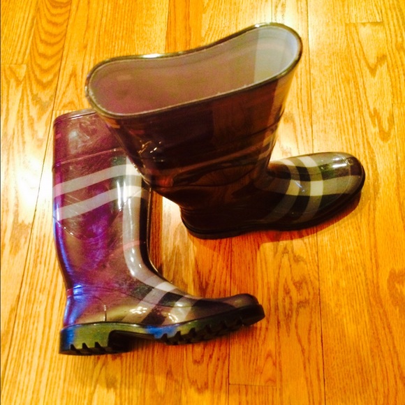 Size 6 purple Burberry rain boots