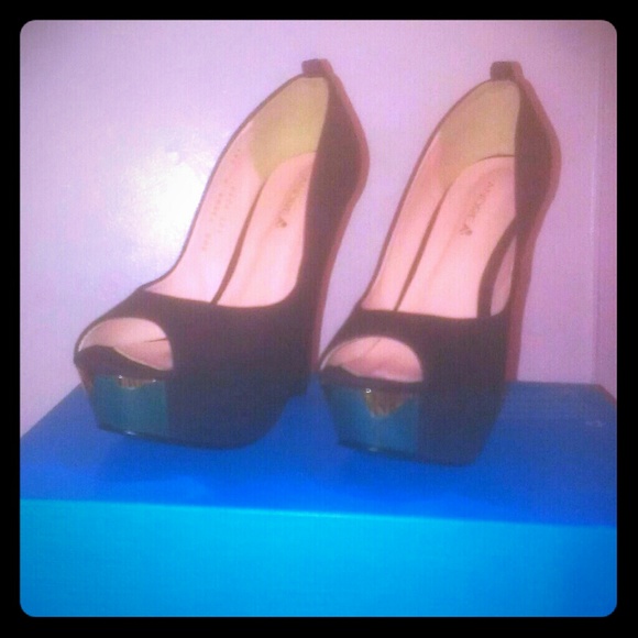 Andrea heel wedges