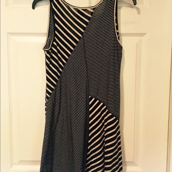 Lily & Co Dress - Picture 3 of 3