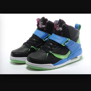 Jordan Retro Girls Size 6