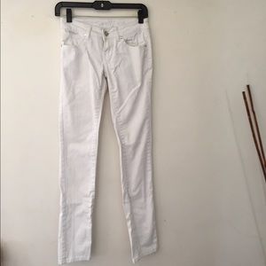 White skinny jeans