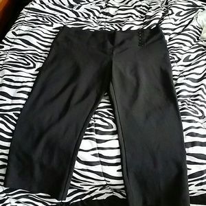 Black capri pants