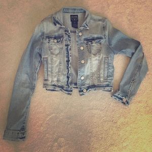 Cropped denim jacket