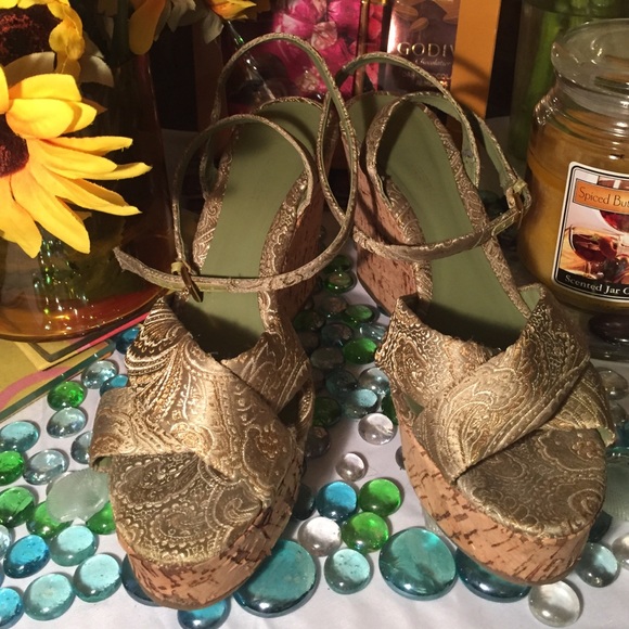 Nine West Tapestry Wedges - Picture 2 of 4