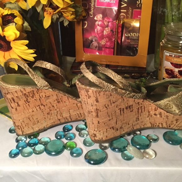Nine West Tapestry Wedges - Picture 4 of 4