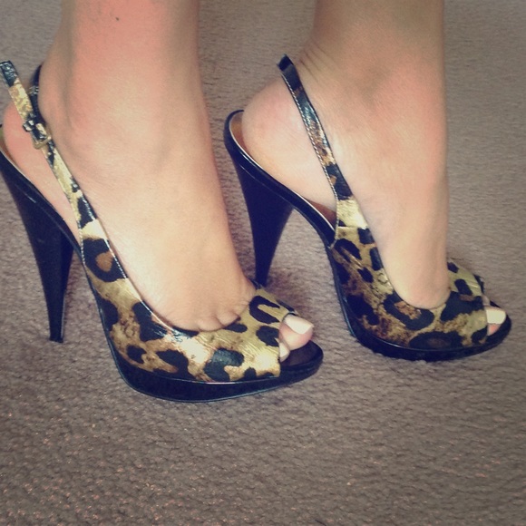Leopard Pumps