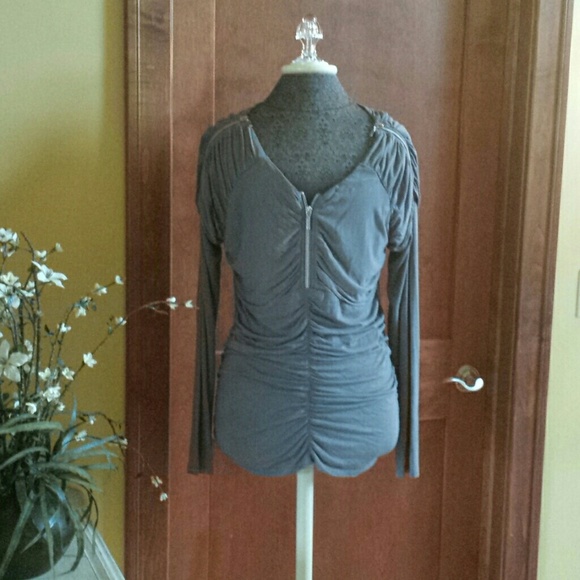 Gray top with zipper detail