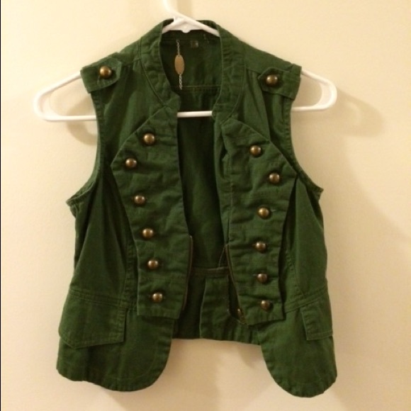 Army Green vest, size XS and never worn!