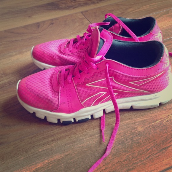 Adorable bright pink Reebok tennis shoes! YourFlex