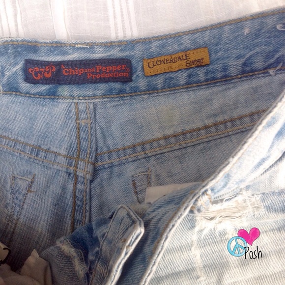 Chip & Pepper Lightwash Denim Shorts - Picture 3 of 4