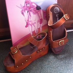 24 HOUR SALE-🎀JEFFREY CAMPBELL PLATFORM SANDALS