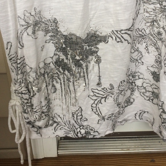 Guess tank top, size Small. - Picture 4 of 4