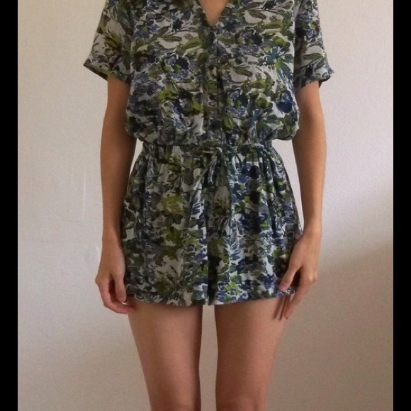 ❌SOLD IN BUNDLE❌ Pins and Needles Printed Romper - Picture 4 of 4