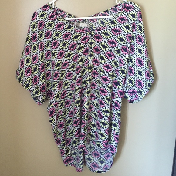 Aztec flowy top - Picture 1 of 2