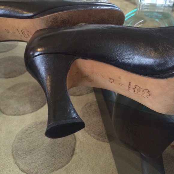 Used - Picture 2 of 3