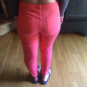 Salmon jeans