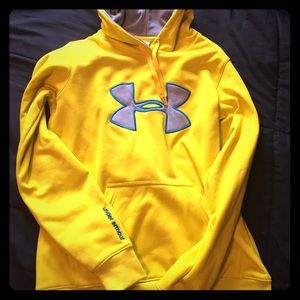 NWOT Under Armour Sweatshirt 😇