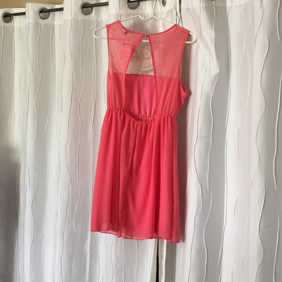 Summer dress - Picture 2 of 4