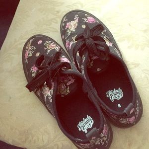 Flower shoes