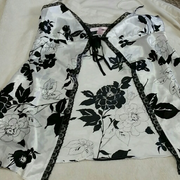 VS size sm, excellent and comfy!