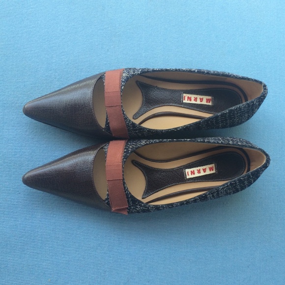 Marni cloth and leather brown shows size 6