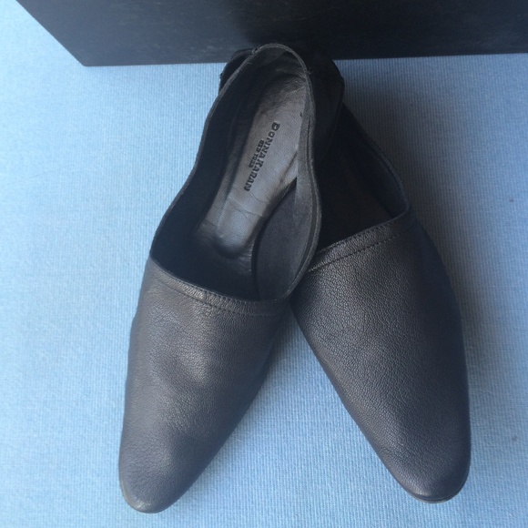 Donna Karan Size 5.5 Natalie Moc Black