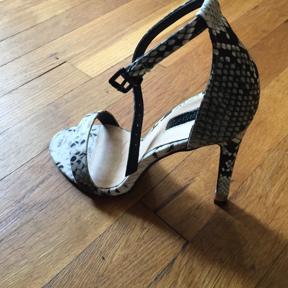 Comfortable heels - Picture 3 of 3