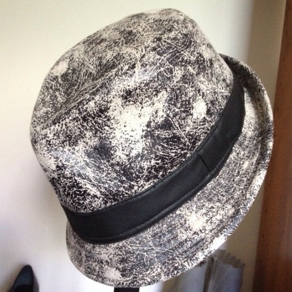 NWOT Marble Faux Suede Fedora S/M - Picture 2 of 6
