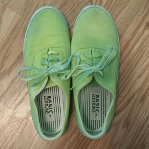 Cute painted tie dye shoes (: