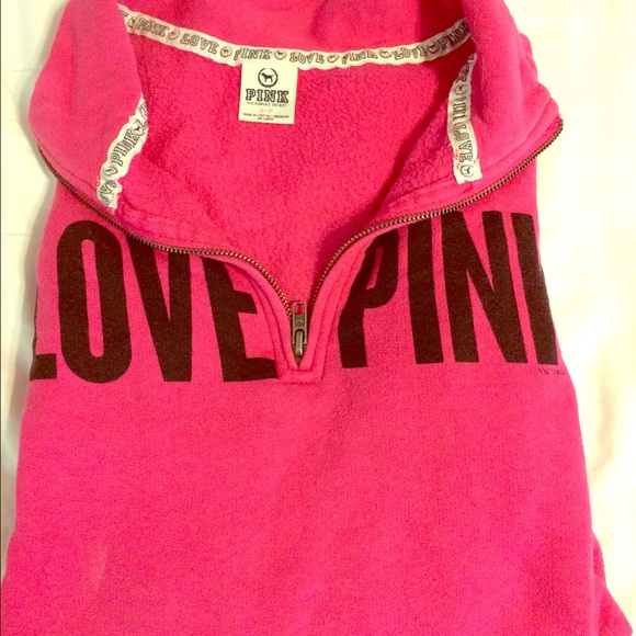 Victoria's Secret sweatshirt in hot pink 🌂👙🎀