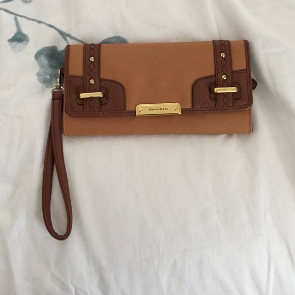 Franco Sarto Handbags - • NWOT leather wallet/wristlet •