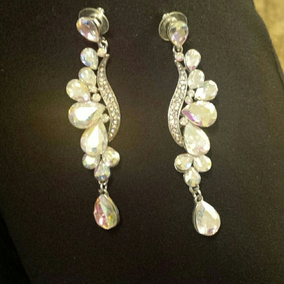 Gold tone ara descent earrings