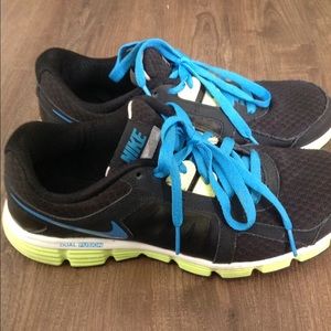 Nike Dual Fusion running shoes