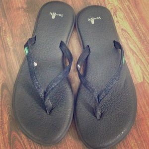 Black sanuk yoga spree 2