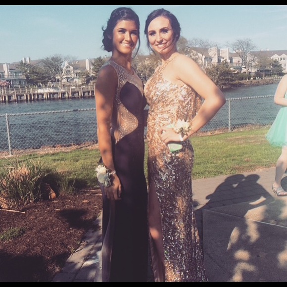 PROM DRESS🔸🔹 - Picture 2 of 3
