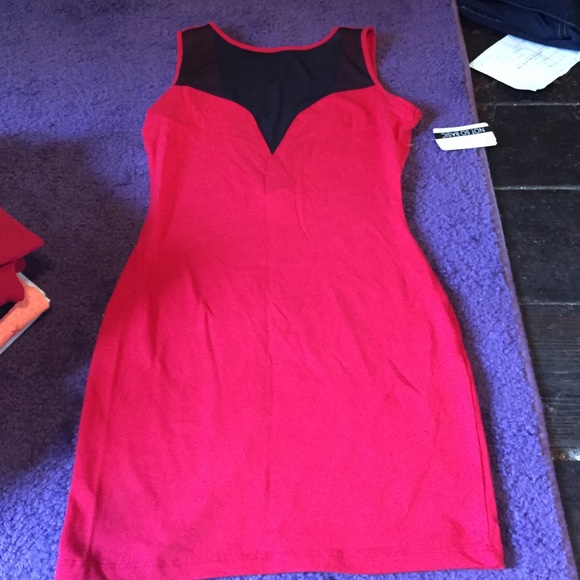 Red dress - Picture 1 of 2