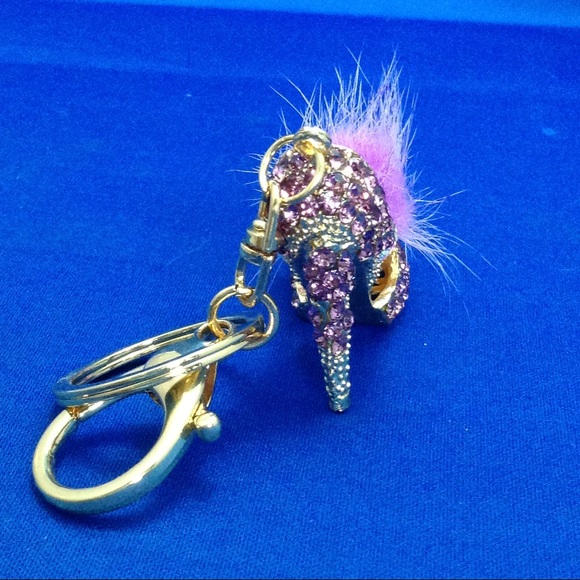 ๐HP๐๐Feathered๐ Keychain/Backpack Charm๐โจNWOTโจ - Picture 2 of 4