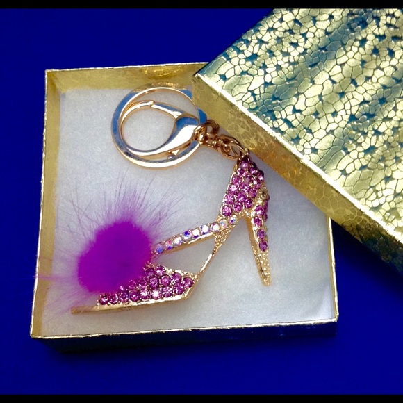๐HP๐๐Feathered๐ Keychain/Backpack Charm๐โจNWOTโจ - Picture 3 of 4